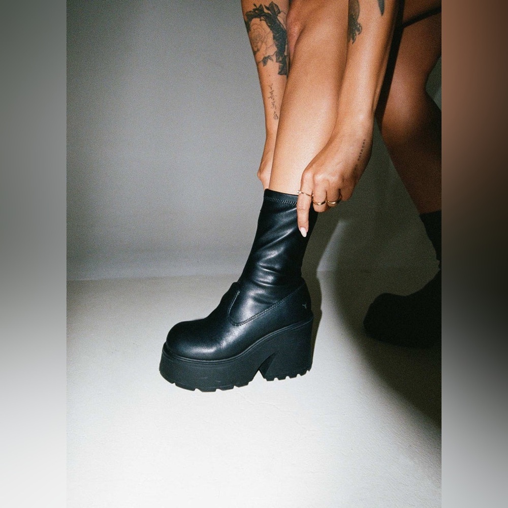 WINDSOR SMITH FOUND BLACK STRETCH SOCK BOOTS